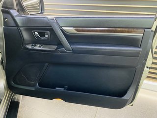 2011 Mitsubishi Pajero 3.2 Di-Dc GLS SWB A/T - photo 2