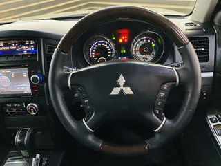 2011 Mitsubishi Pajero 3.2 Di-Dc GLS SWB A/T - photo 9