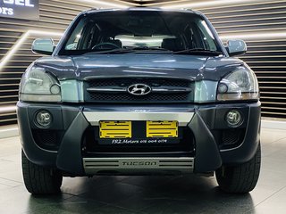 2005 Hyundai TUCSON 2.0 GLS - photo 2