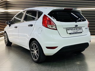 2015 Ford Fiesta 1.4 AMBIENTE 5 Dr - photo 7