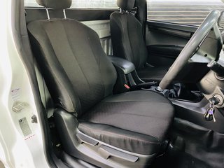 2019 Isuzu D-Max 250 HO HI-RIDE 4X4 S/C P/U - photo 11