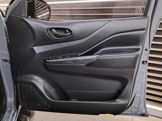 2022 Nissan Navara 2.5DDTI PRO-4X 4X4 A/T D/C P/U - photo 6