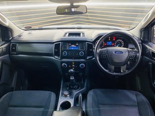 2019 Ford Everest 2.2 TDCi XLS 4X4 - photo 6