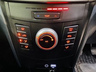 2023 Mahindra XUV300 1.5D (W6) - photo 6