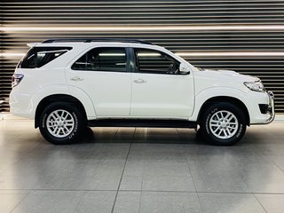 2013 Toyota Fortuner 2.5D-4D RB A/T - photo 2