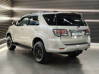 2014 Toyota Fortuner 2.5D-4D RB A/T - photo 3