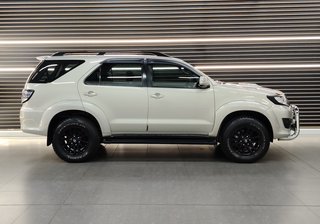2014 Toyota Fortuner 2.5D-4D RB A/T - photo 12