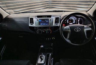 2014 Toyota Fortuner 2.5D-4D RB A/T - photo 10