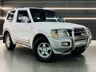 2002 Mitsubishi Pajero 3200 DI-D 3Dr - photo 3