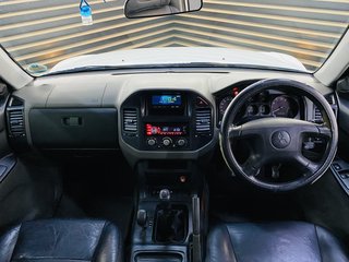 2002 Mitsubishi Pajero 3200 DI-D 3Dr - photo 5