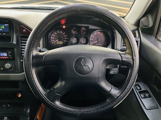 2002 Mitsubishi Pajero 3200 DI-D 3Dr - photo 9