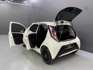 2015 Toyota Aygo 1.0 (5DR) - photo 4