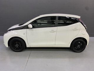 2015 Toyota Aygo 1.0 (5DR) - photo 2