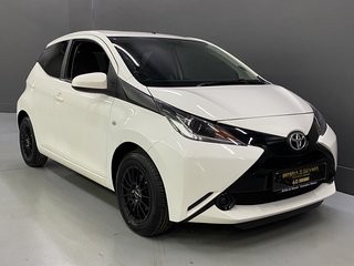 2015 Toyota Aygo 1.0 (5DR) - photo 2