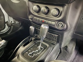 2016 Jeep Wrangler SAHARA 3.6L V6 A/T 2DR - photo 7
