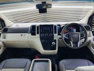 2019 Toyota Quantum 2.8 GL 11 SEAT - photo 6
