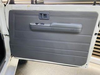 2016 Toyota Land Cruiser LAND CRUISER 79 4.0P P/U S/C - photo 2
