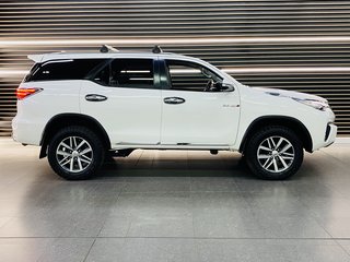 2017 Toyota Fortuner 2.8GD-6 R/B A/T - photo 2