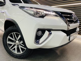 2017 Toyota Fortuner 2.8GD-6 R/B A/T - photo 4