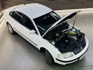 2001 Volkswagen Passat 1.8 T - photo 4
