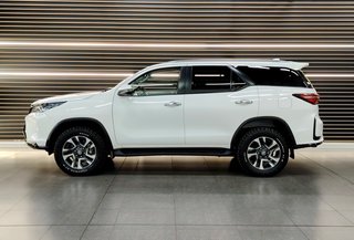 2023 Toyota Fortuner 2.4GD-6 4X4 A/T - photo 2
