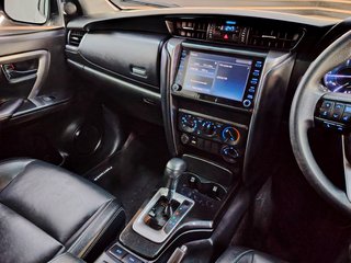 2023 Toyota Fortuner 2.4GD-6 4X4 A/T - photo 3