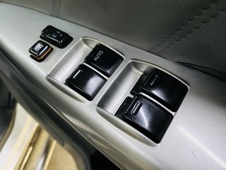 2012 Toyota Hilux 4.0 V6 HERITAGE R/B A/T P/U D/C - photo 3