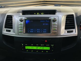 2012 Toyota Hilux 4.0 V6 HERITAGE R/B A/T P/U D/C - photo 7