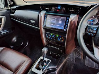 2019 Toyota Fortuner 2.4GD-6 R/B A/T - photo 1