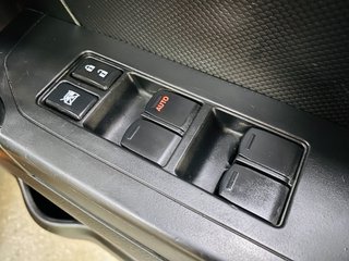 2022 Toyota Urban Cruiser 1.5 Xi - photo 5