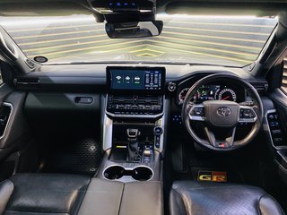 2021 Toyota Land Cruiser LANDCRUISER 300 V6 3.3D GR-S - photo 10