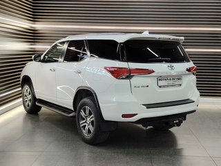 2022 Toyota Fortuner 2.4GD-6 R/B A/T - photo 3