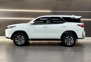2023 Toyota Fortuner 2.4GD-6 R/B A/T - photo 2