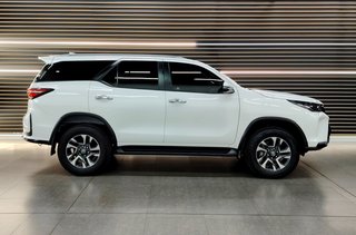 2023 Toyota Fortuner 2.4GD-6 R/B A/T - photo 15