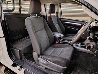 2019 Toyota Hilux 2.4 GD-6 RB SRX A/T P/U E/CAB - photo 12
