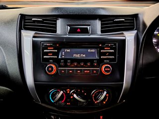 2023 Nissan Navara 2.5DDTI SE PLUS A/T D/C P/U - photo 2