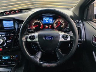 2015 Ford Focus 2.0 GTDi ST3 (5DR) - photo 14