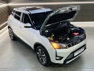 2022 Mahindra XUV300 1.2T (W8) - photo 4