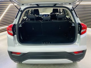 2022 Mahindra XUV300 1.2T (W8) - photo 10