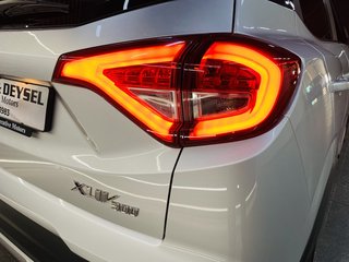 2022 Mahindra XUV300 1.2T (W8) - photo 2