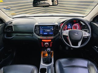 2022 Mahindra XUV300 1.2T (W8) - photo 7