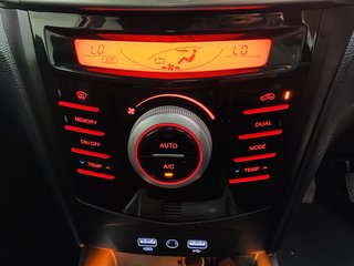 2022 Mahindra XUV300 1.2T (W8) - photo 11