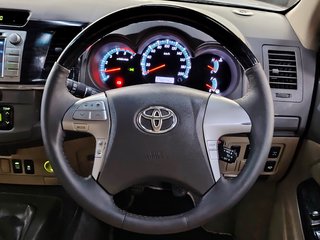 2012 Toyota Fortuner 3.0D-4D HERITAGE R/B - photo 10