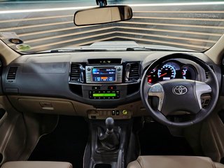 2012 Toyota Fortuner 3.0D-4D HERITAGE R/B - photo 9