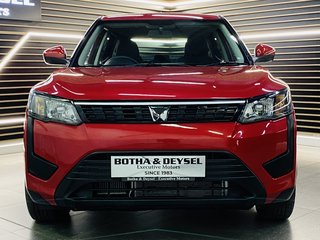 2023 Mahindra XUV300 1.2T SE (W4) - photo 2
