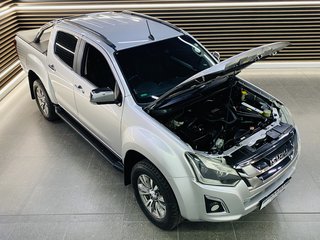 2018 Isuzu KB 300 D-TEQ LX A/T P/U D/C - photo 4