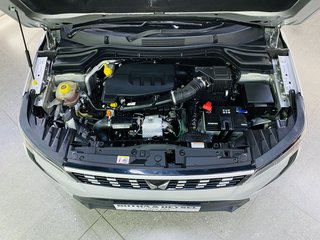 2023 Mahindra XUV300 1.2T (W6) - photo 5