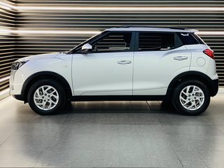 2023 Mahindra XUV300 1.2T (W6) - photo 6