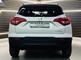 2023 Mahindra XUV300 1.2T (W6) - photo 8