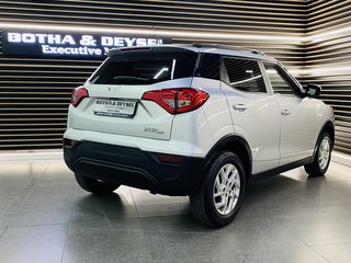2023 Mahindra XUV300 1.2T (W6) - photo 9